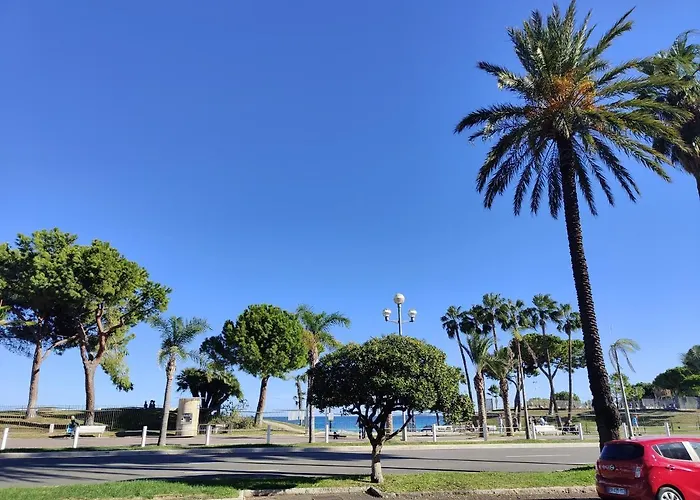 Le 323 Prom - Beachfront - Parking - Near Tram &supermarket - Ac - Washing Machine Apartamento *