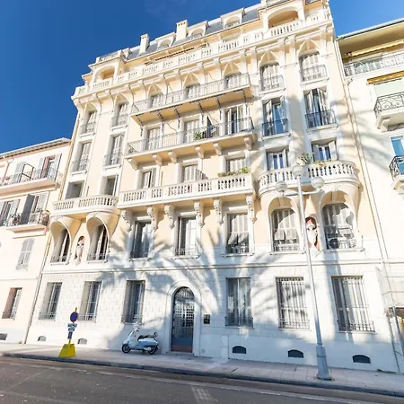Le 323 Prom - Beachfront - Parking - Near Tram &supermarket - Ac - Washing Machine *