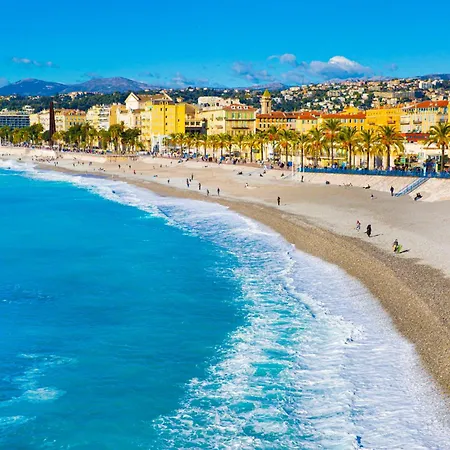 Le 323 Prom - Beachfront - Parking - Near Tram &supermarket - Ac - Washing Machine Apartment *