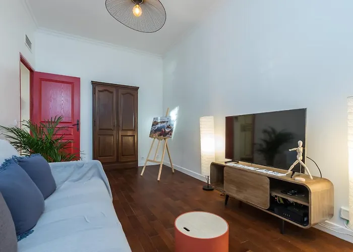 Le 323 Prom - Beachfront - Parking - Near Tram &supermarket - Ac - Washing Machine Apartment Nizza
